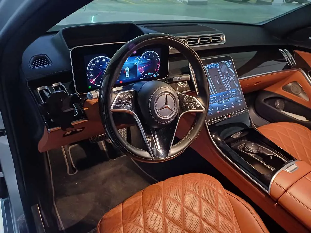 Car image 11
