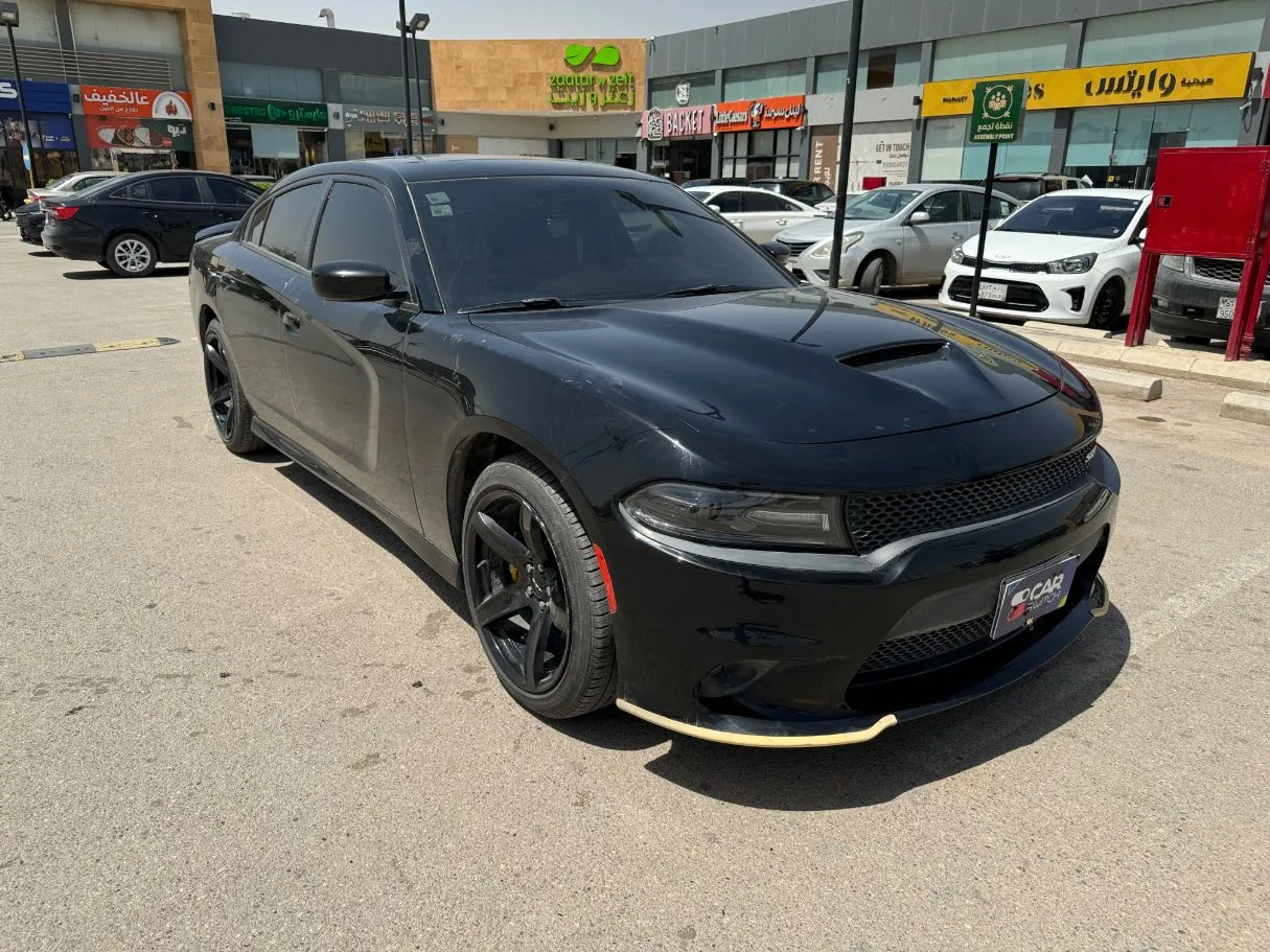 Car image 3