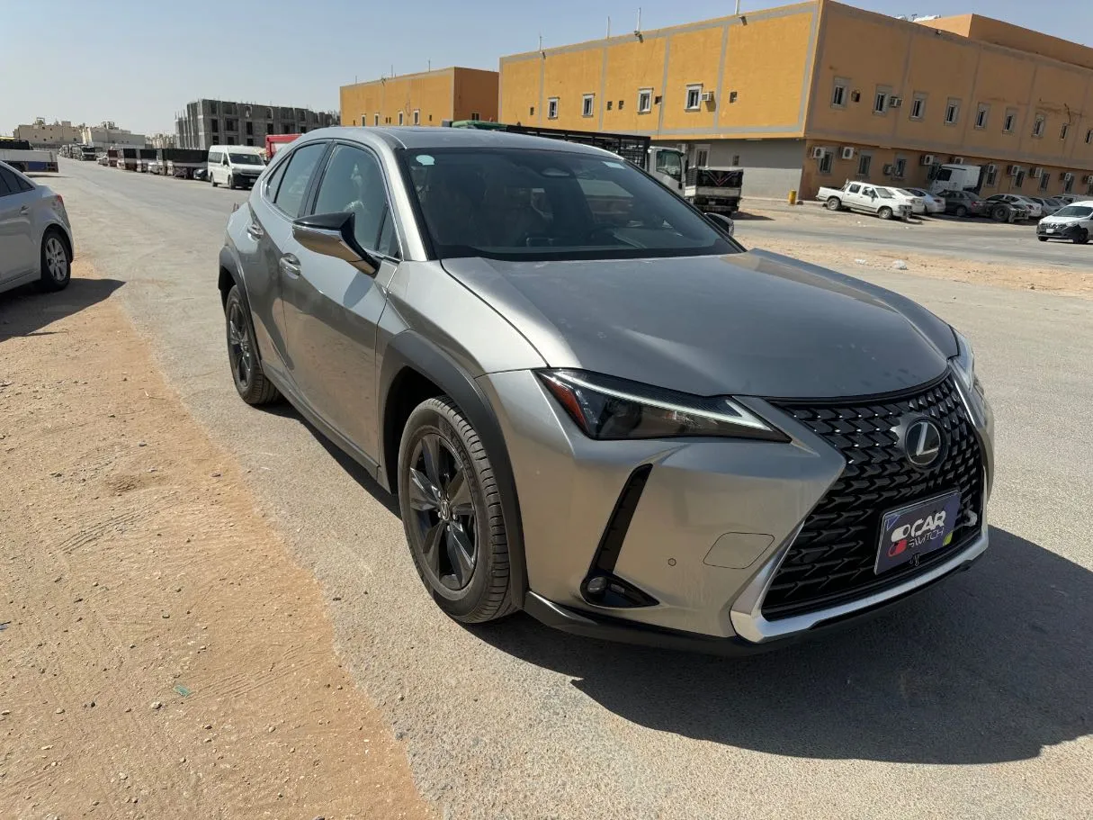 Car image 3