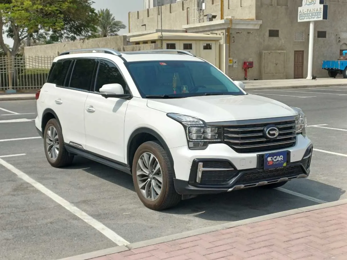 Car image 3