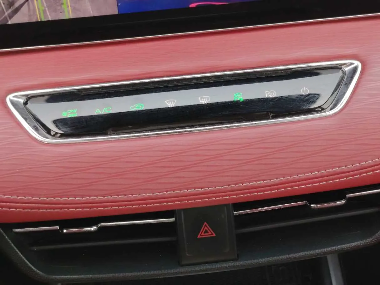 Car image 33