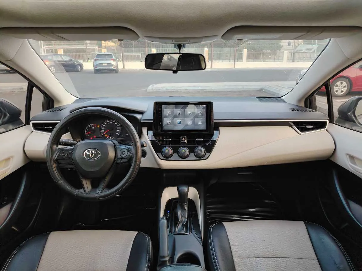 Car image 19