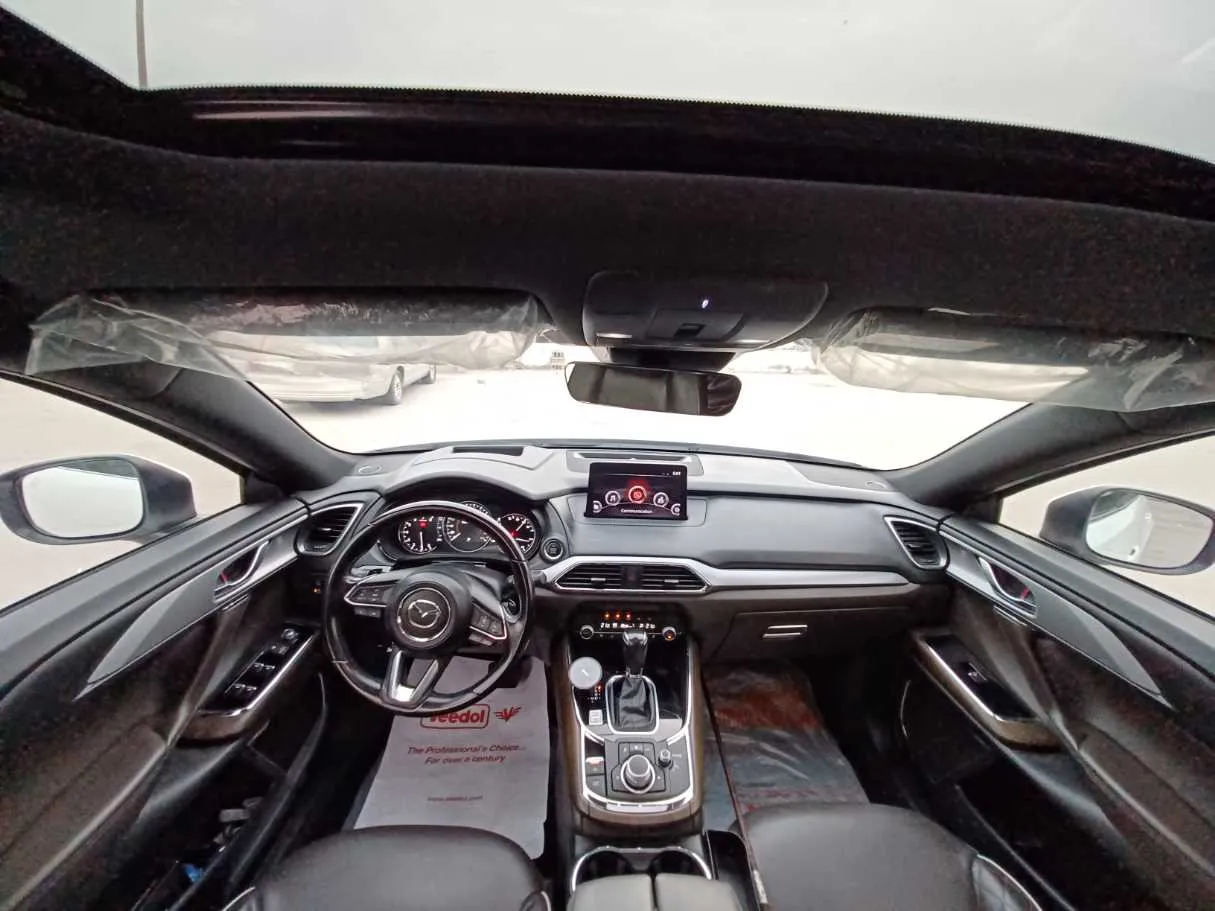 Car image 13