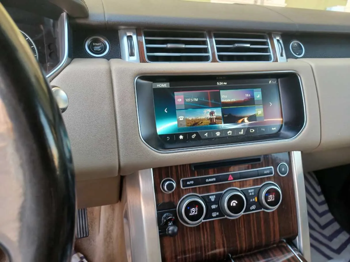 Car image 18