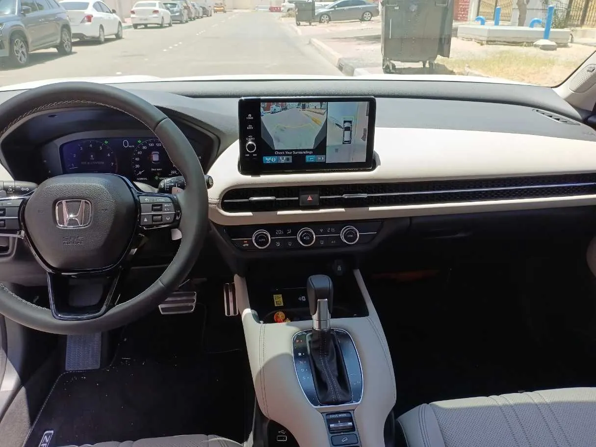 Car image 18