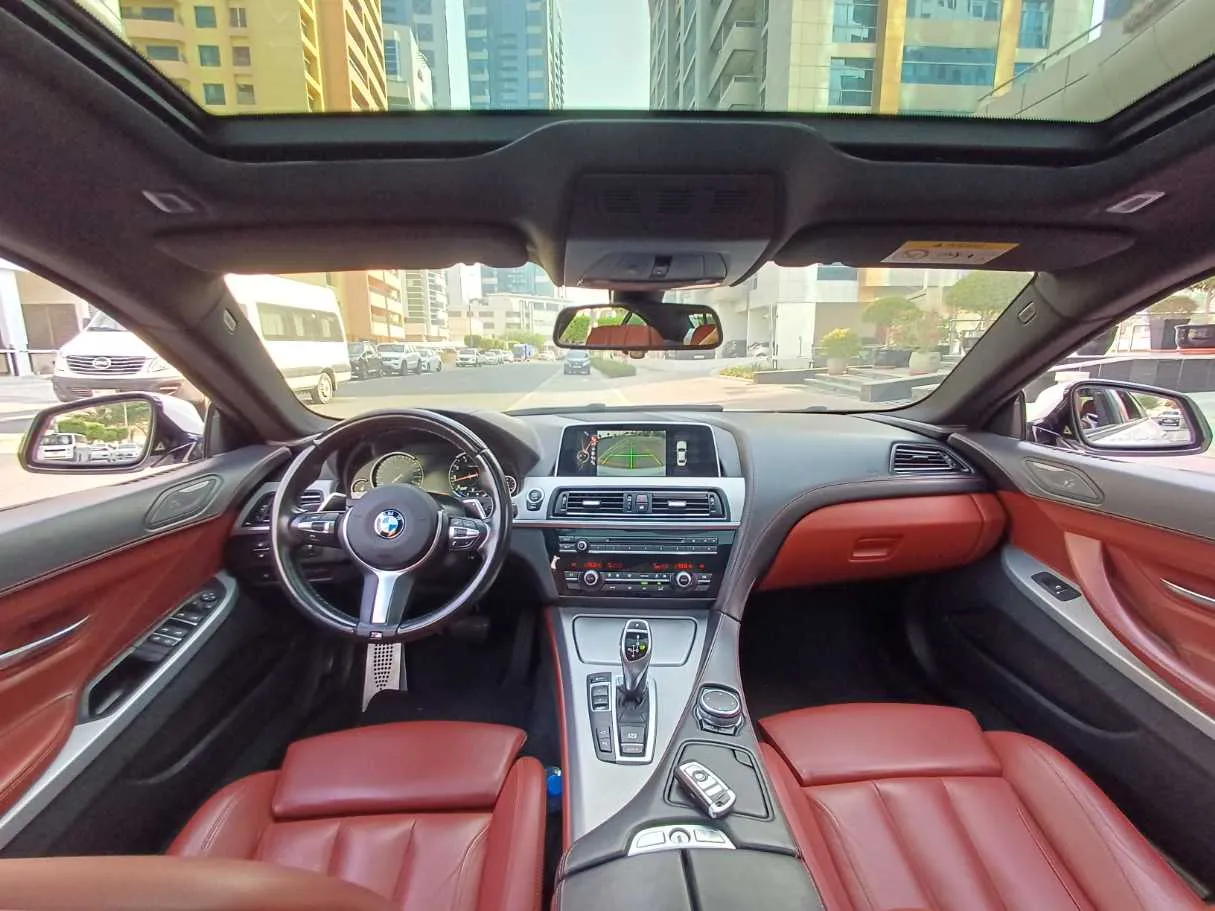 Car image 14