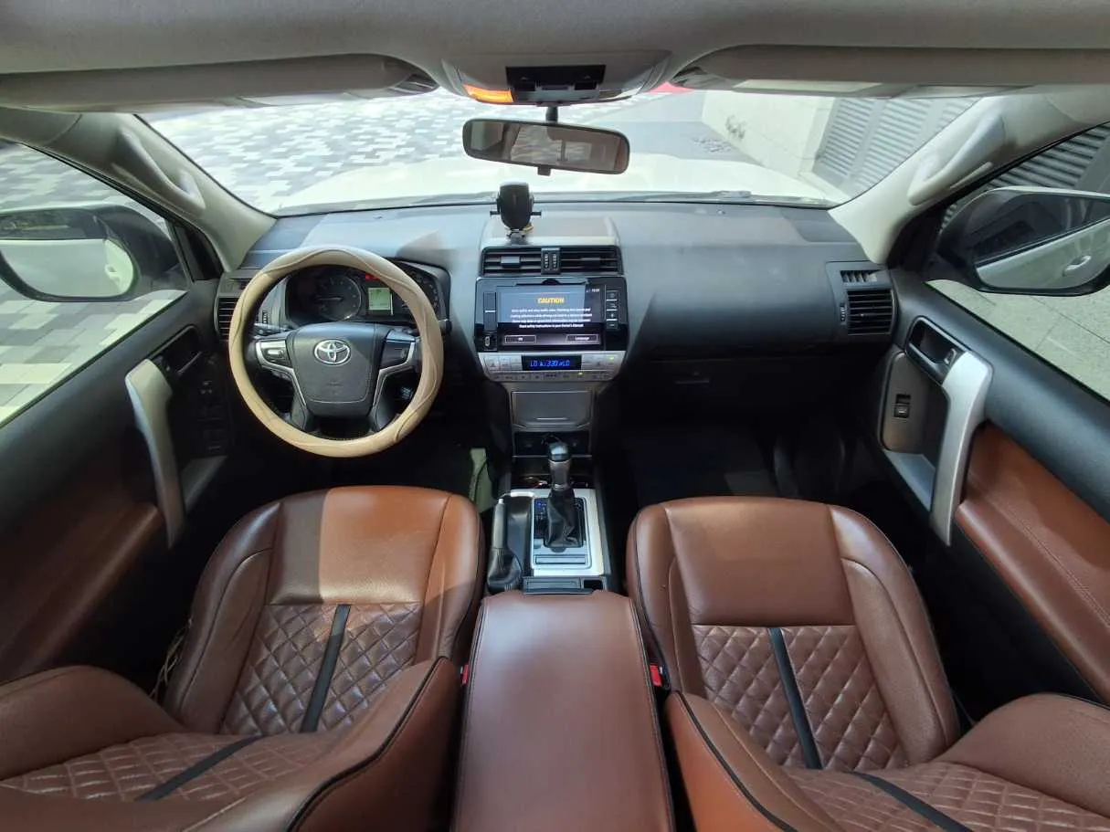 Car image 15