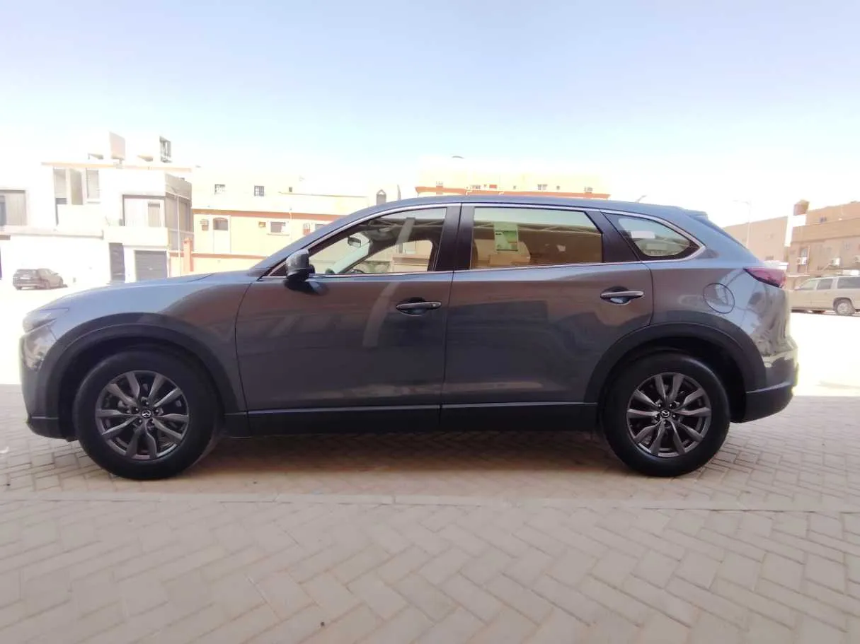 Car image 8
