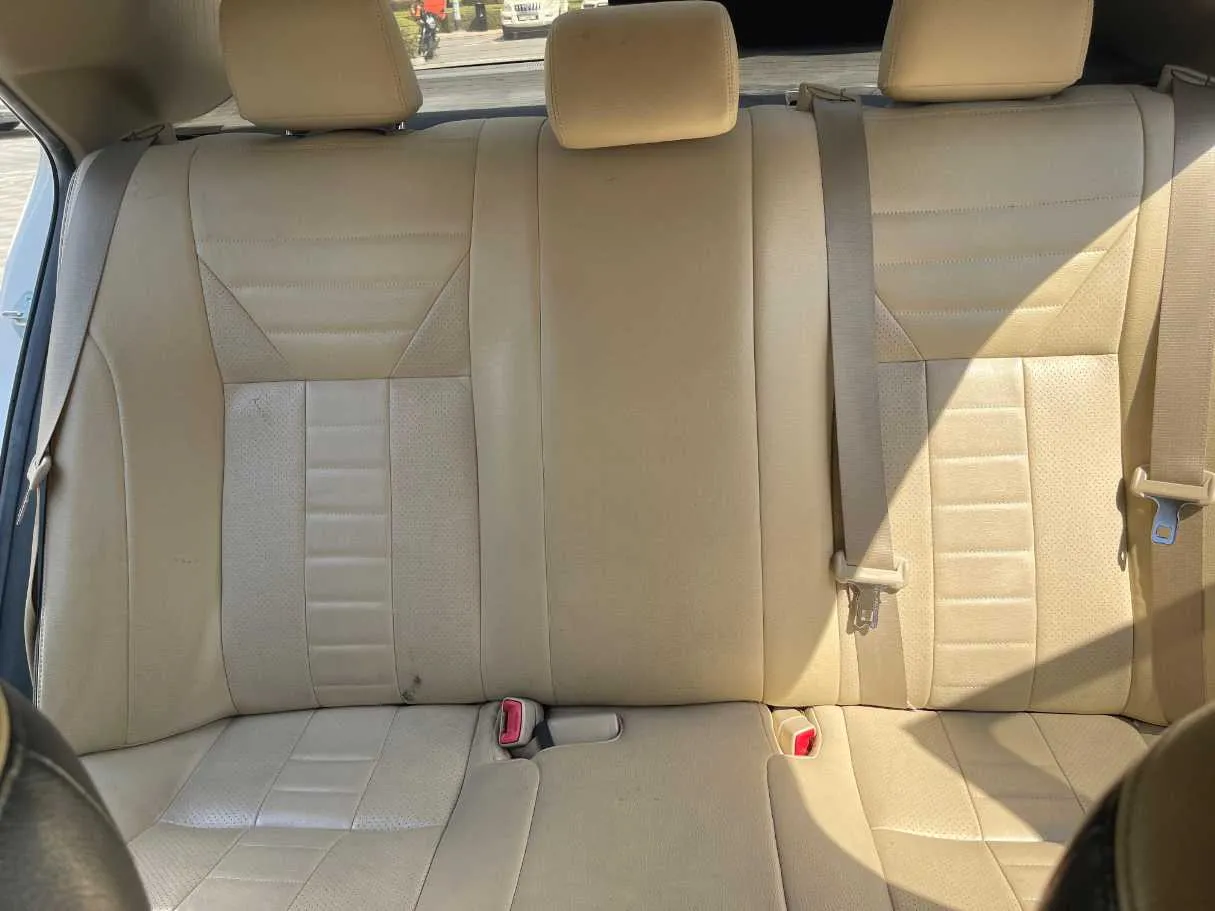 Car image 20