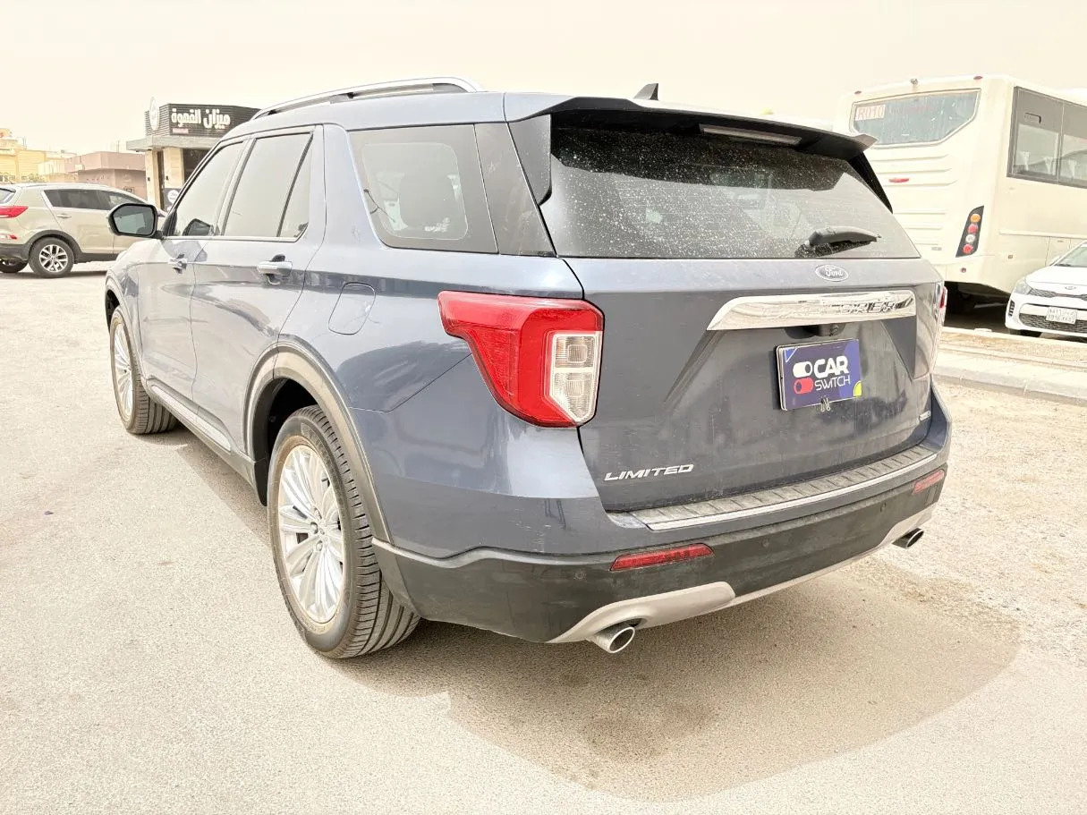 Car image 7