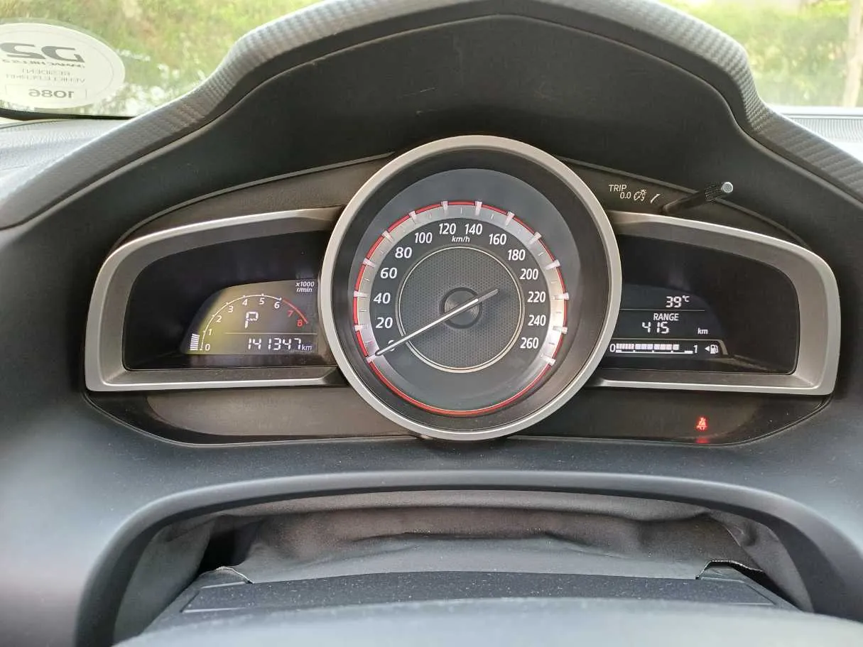 Car image 19