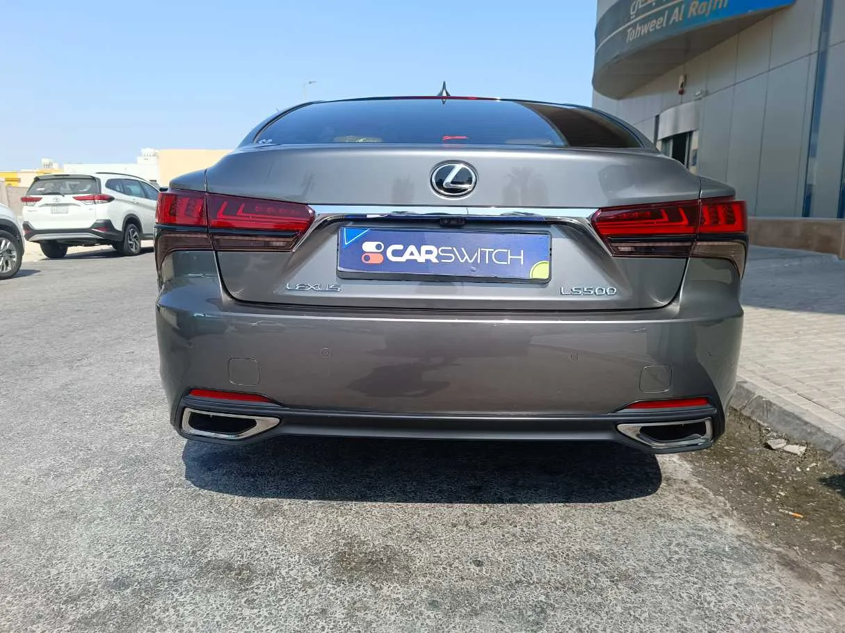 Car image 6