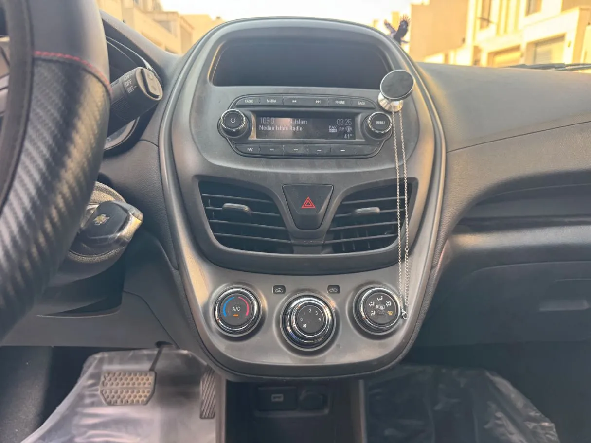 Car image 16