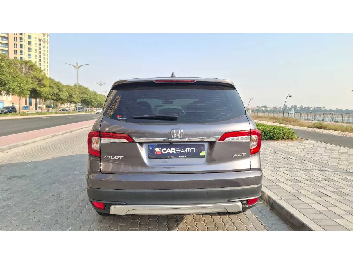 Car image 6