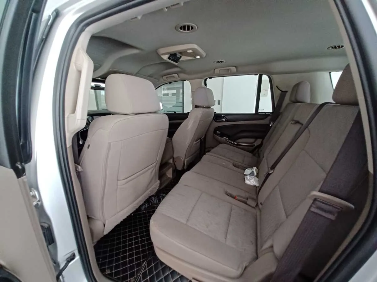 Car image 11