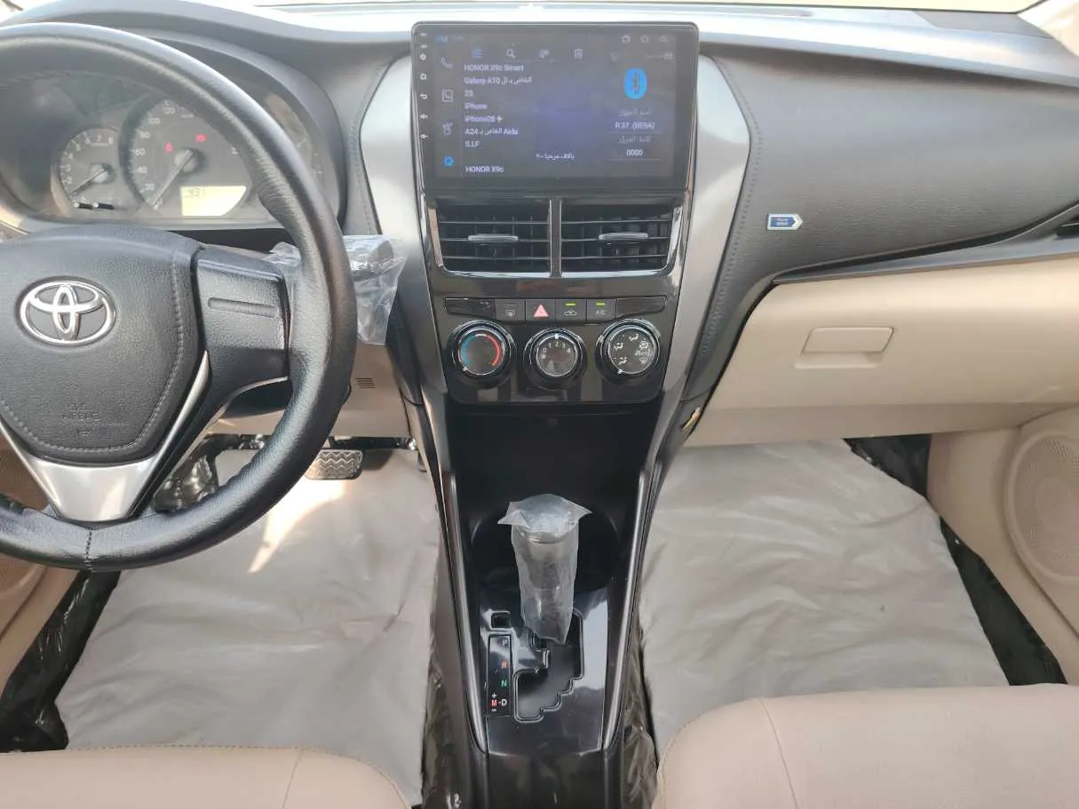 Car image 18