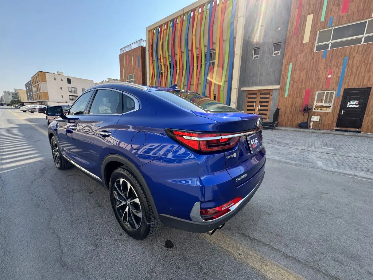 Car image 7