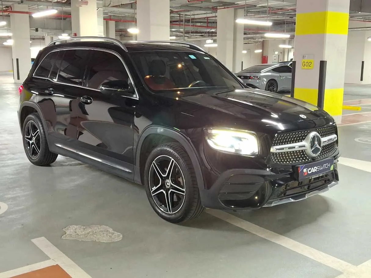 Car image 3