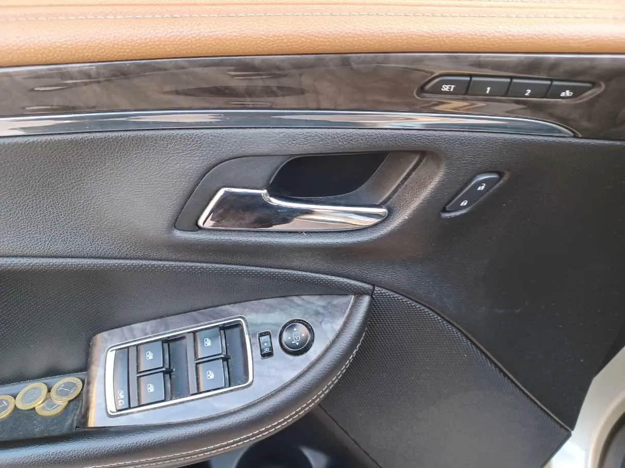 Car image 23