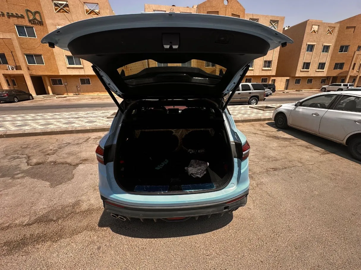 Car image 22