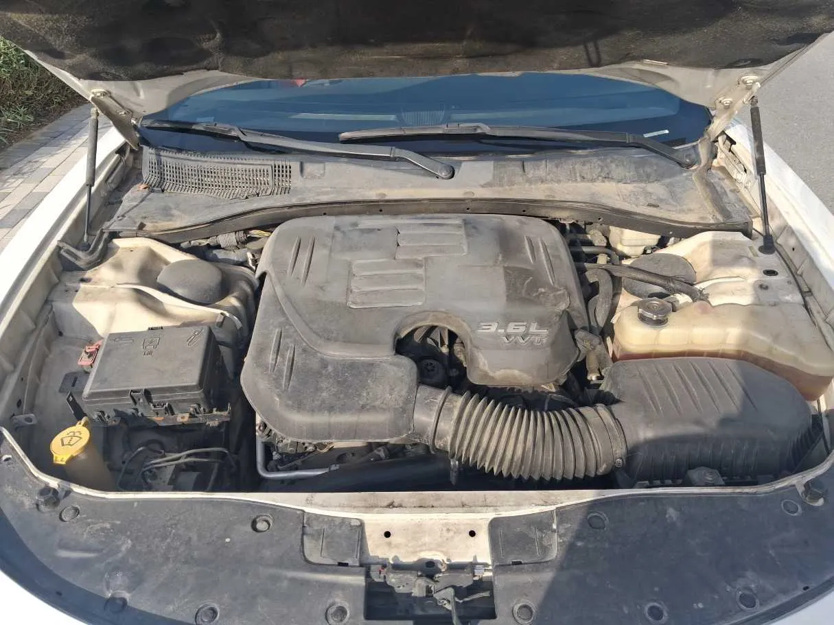 Car image 20