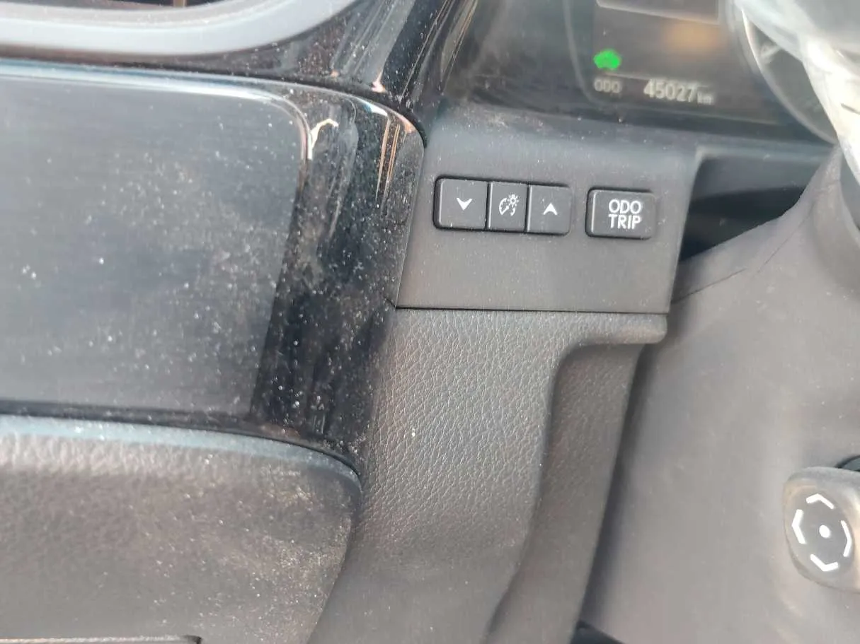 Car image 27