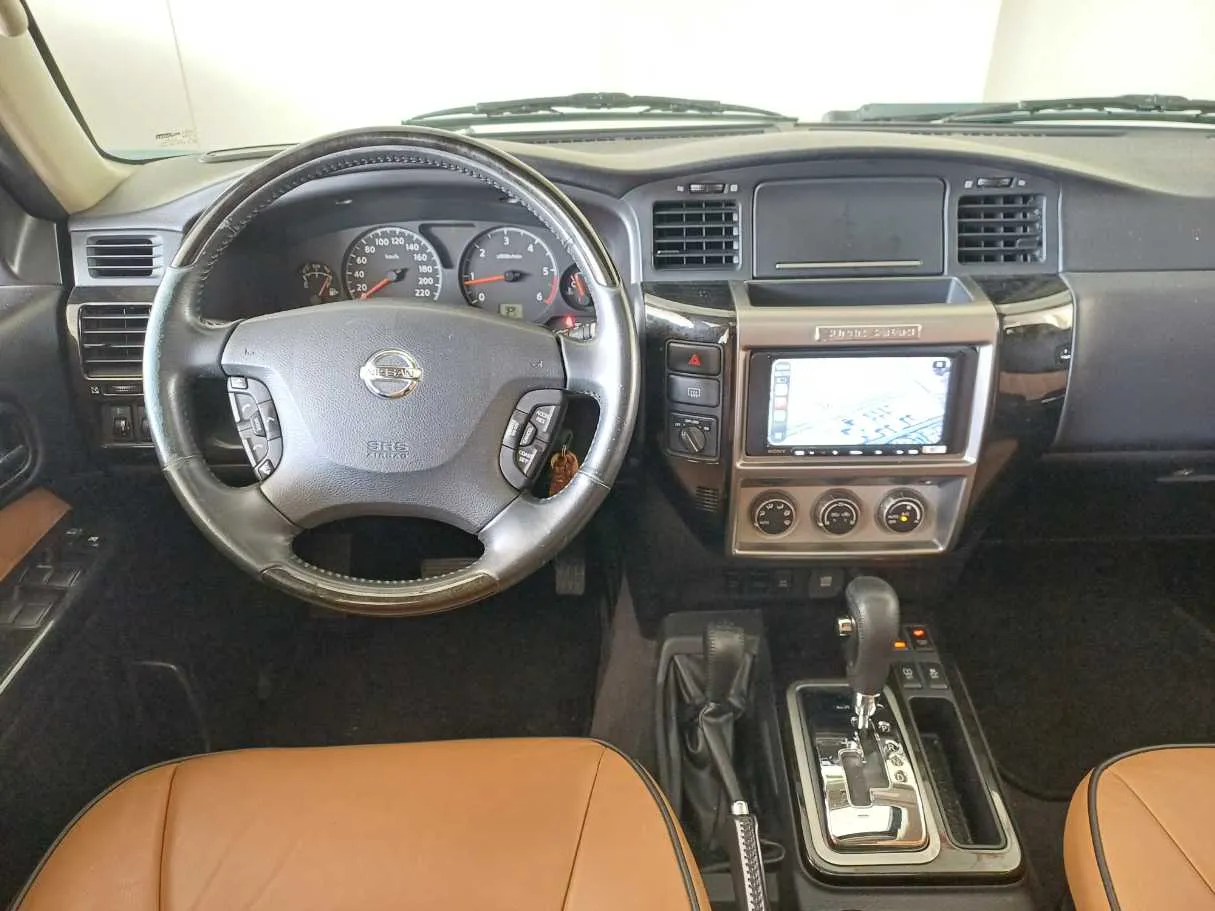 Car image 17