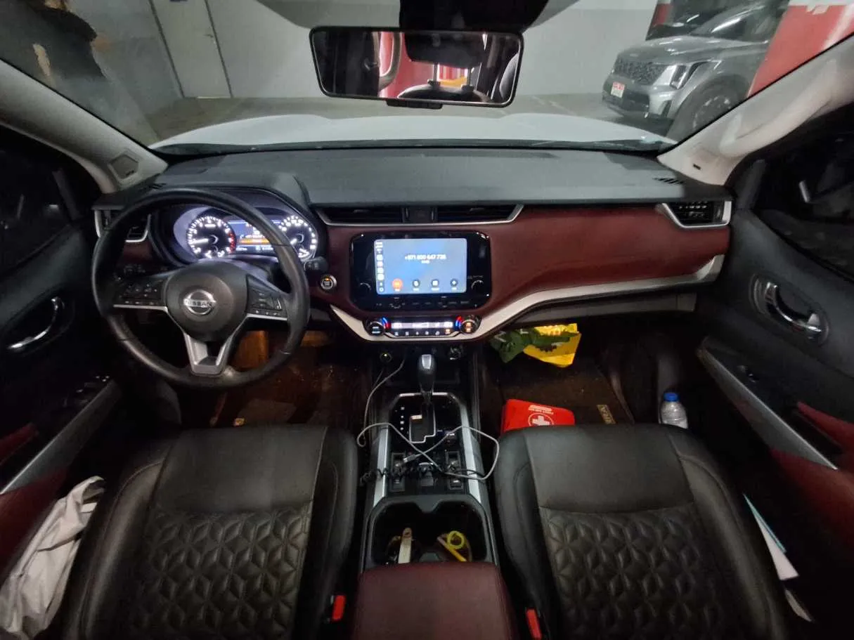 Car image 15