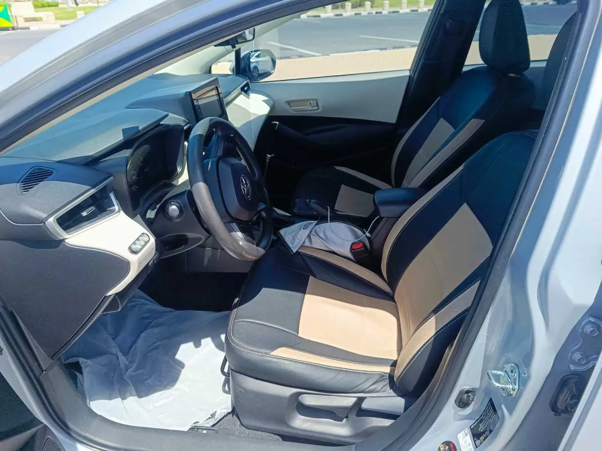 Car image 13