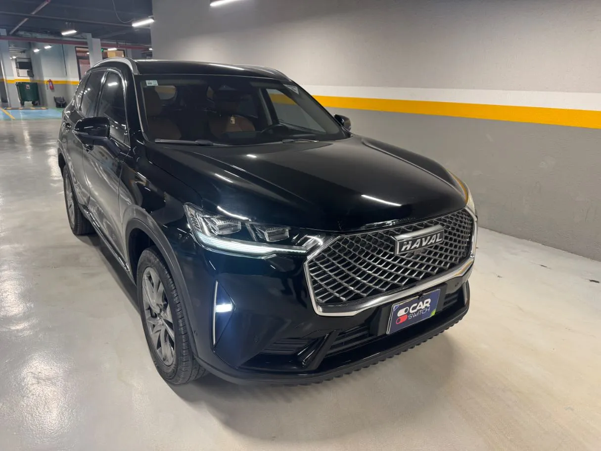 Car image 3
