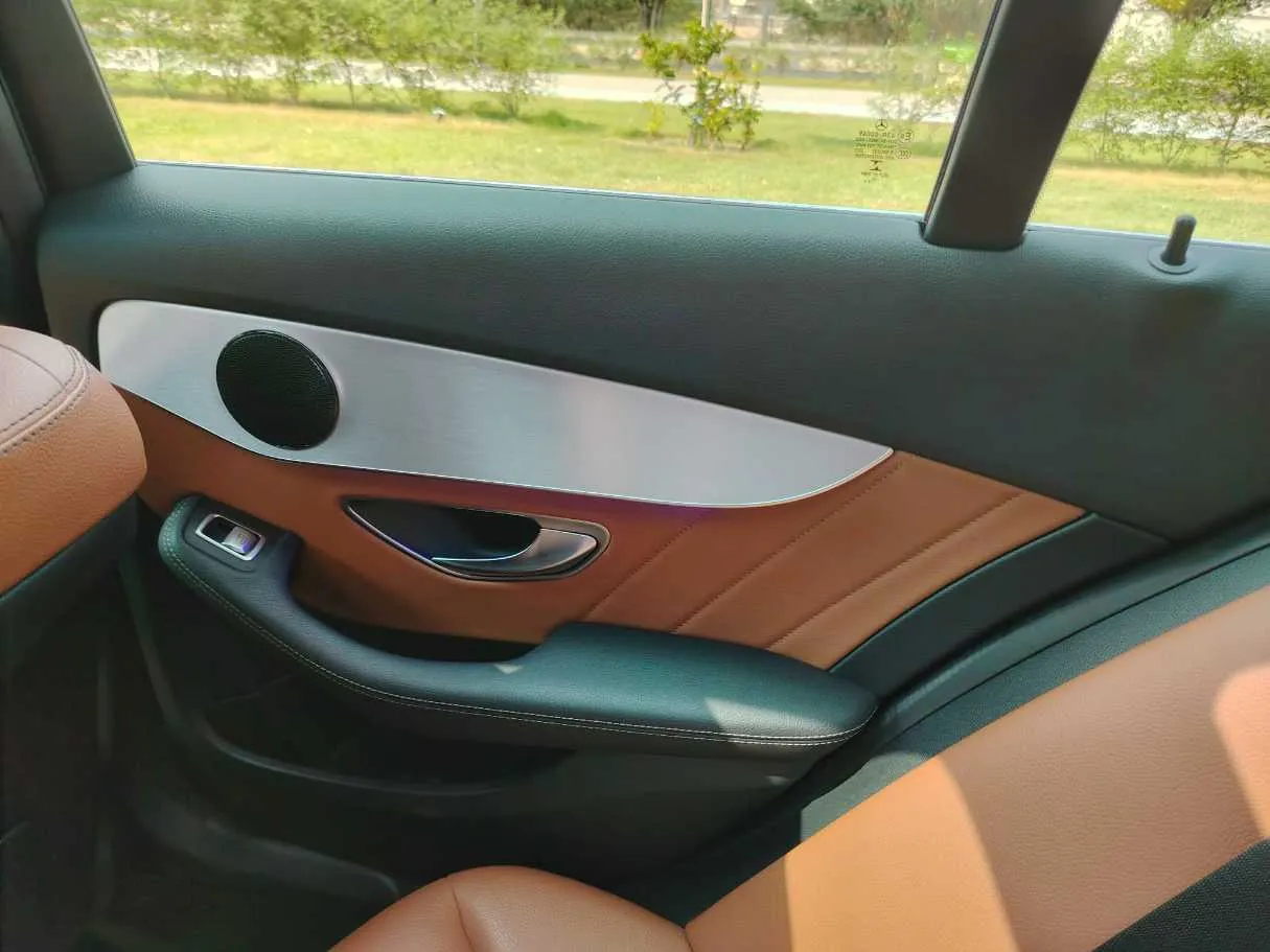 Car image 38