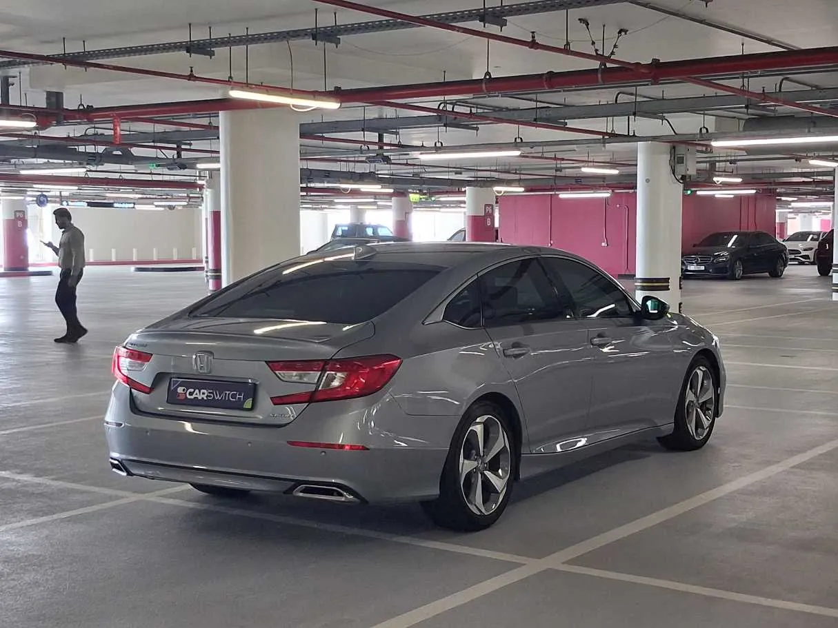 Car image 5