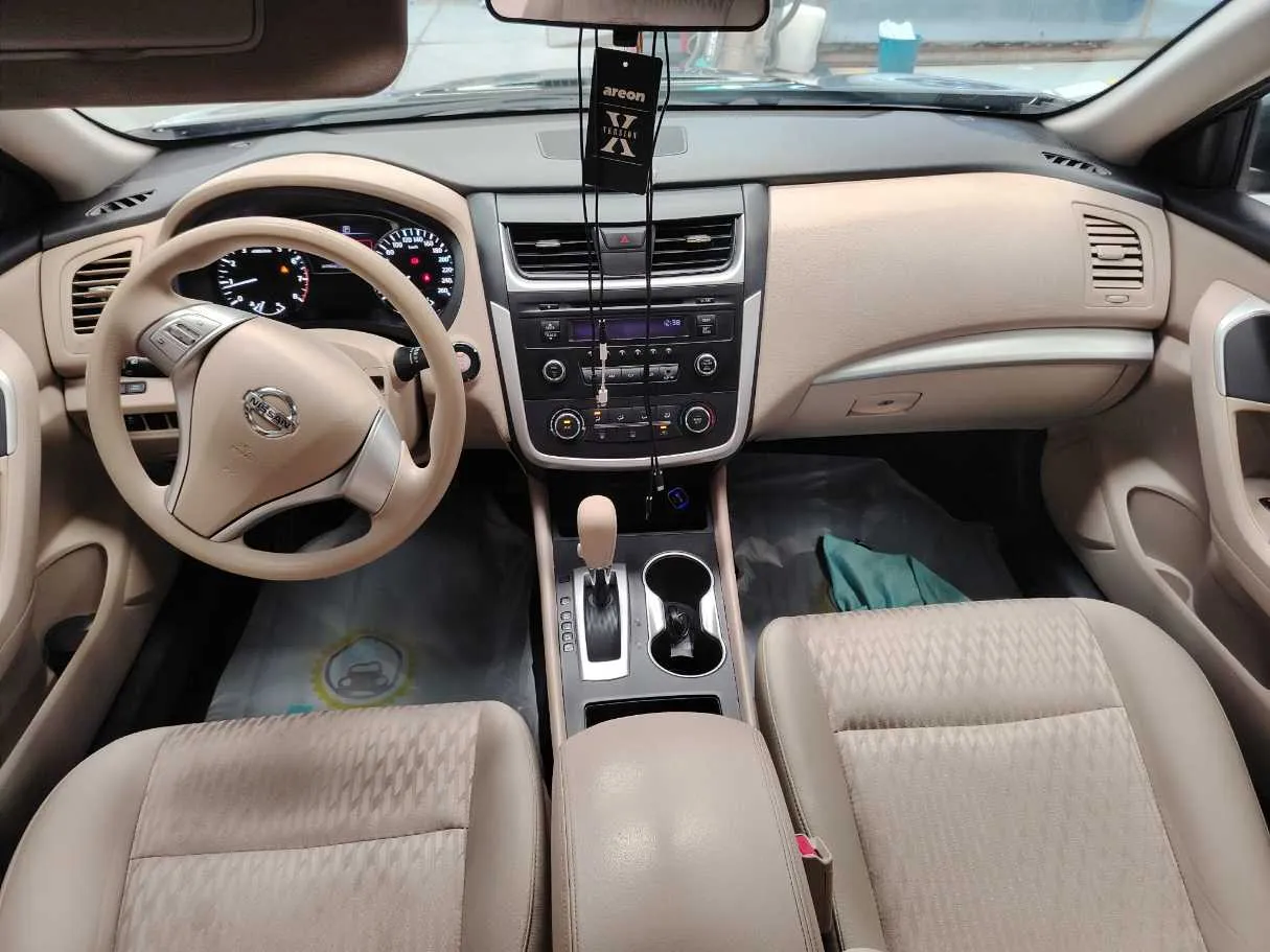 Car image 20