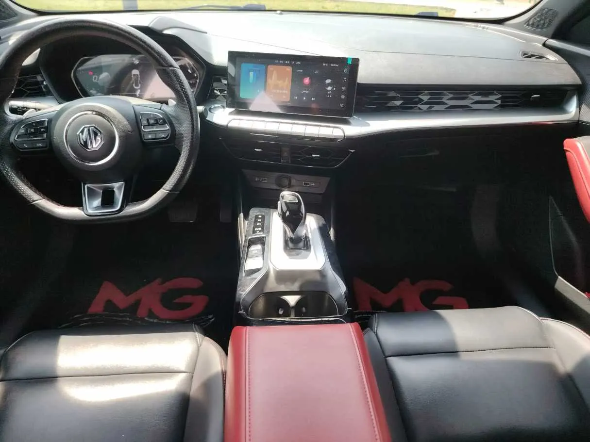 Car image 21