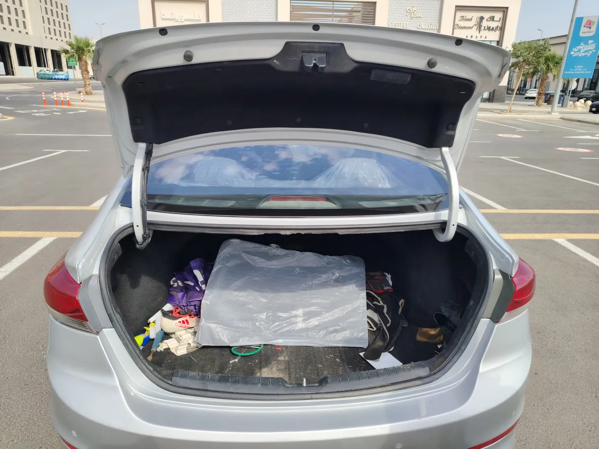 Car image 23