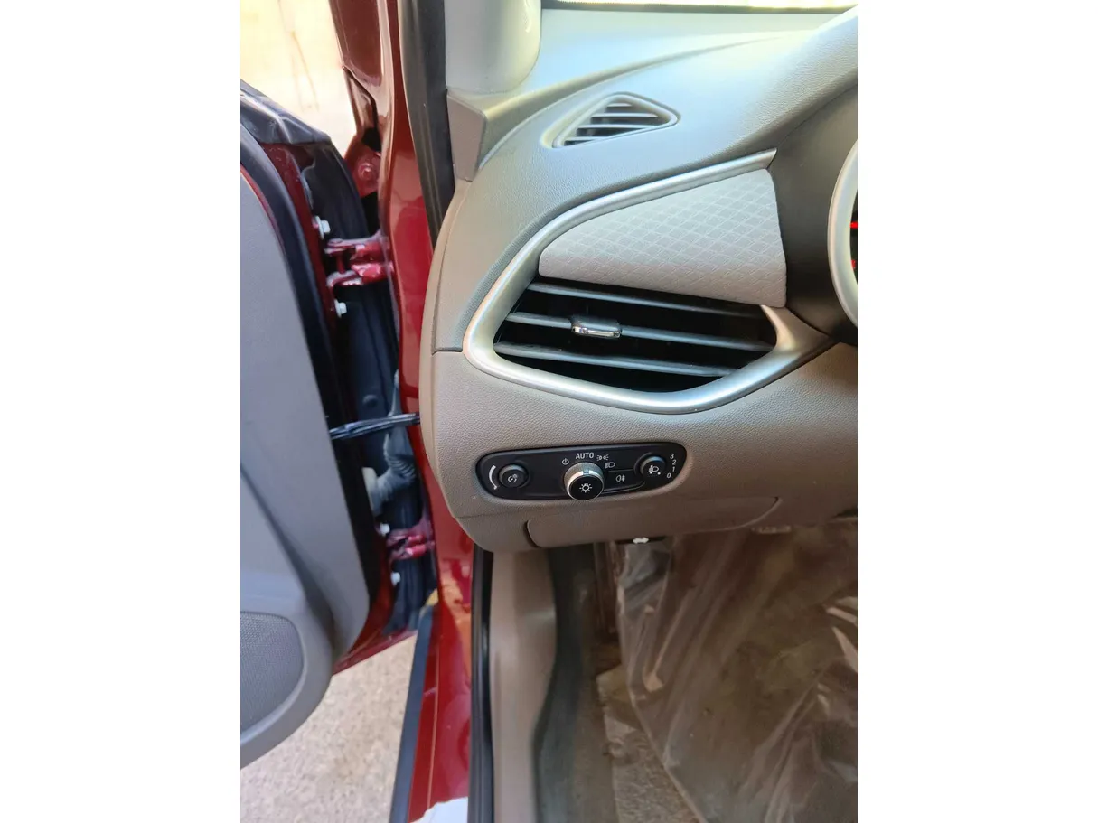Car image 29