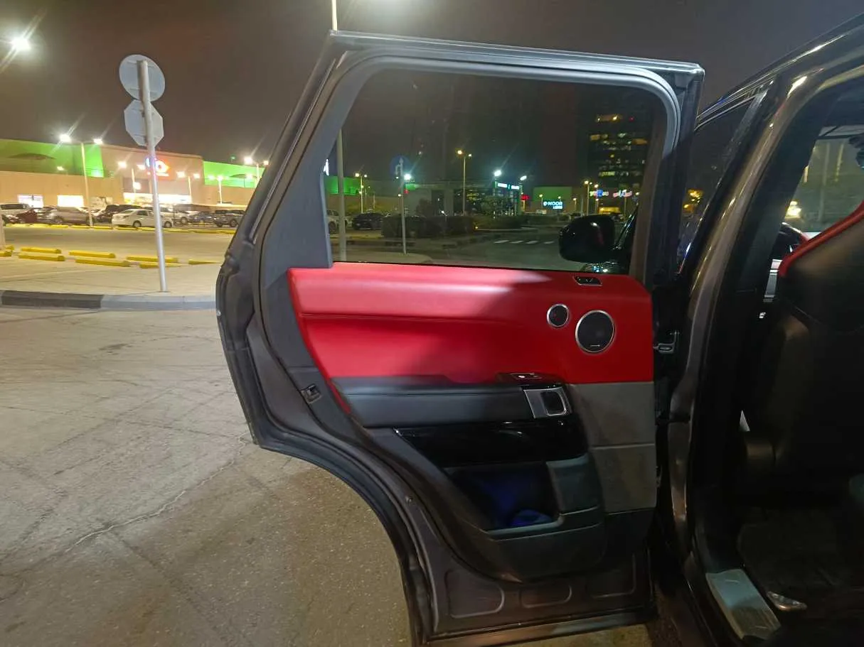 Car image 18