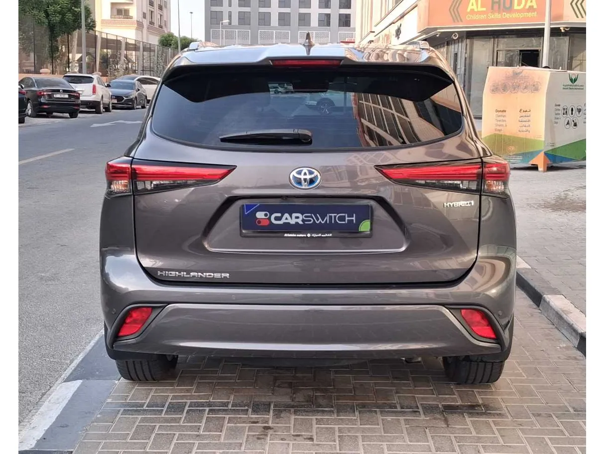 Car image 6