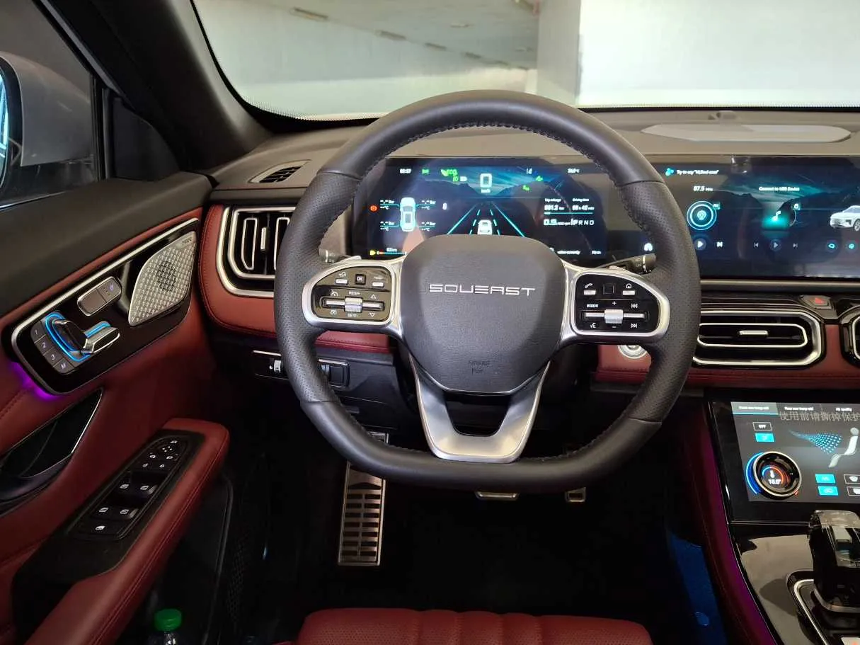 Car image 12