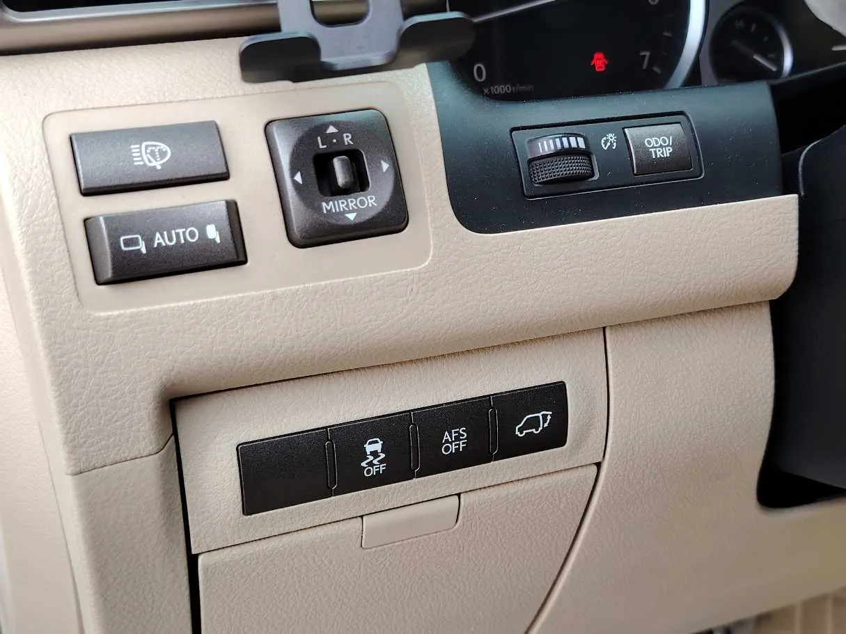 Car image 36