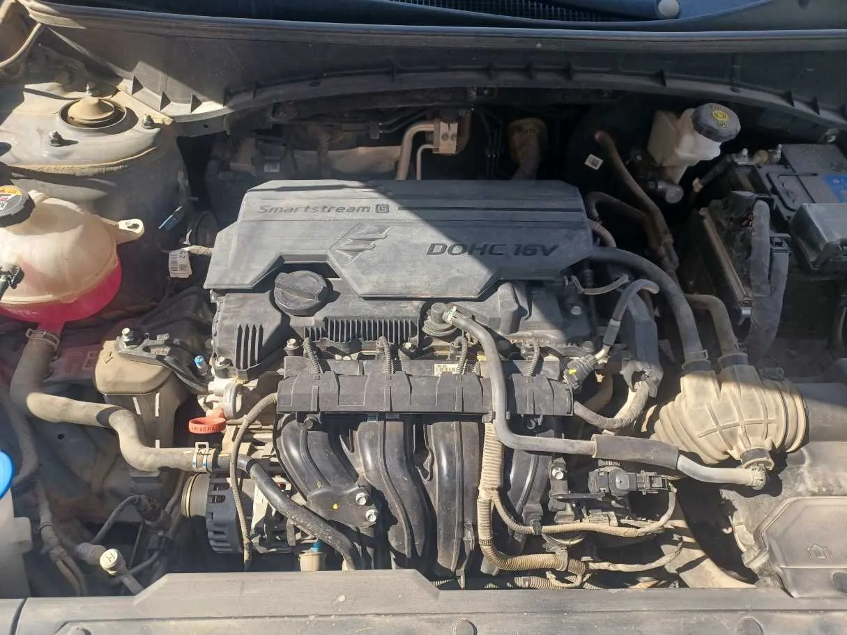Car image 18