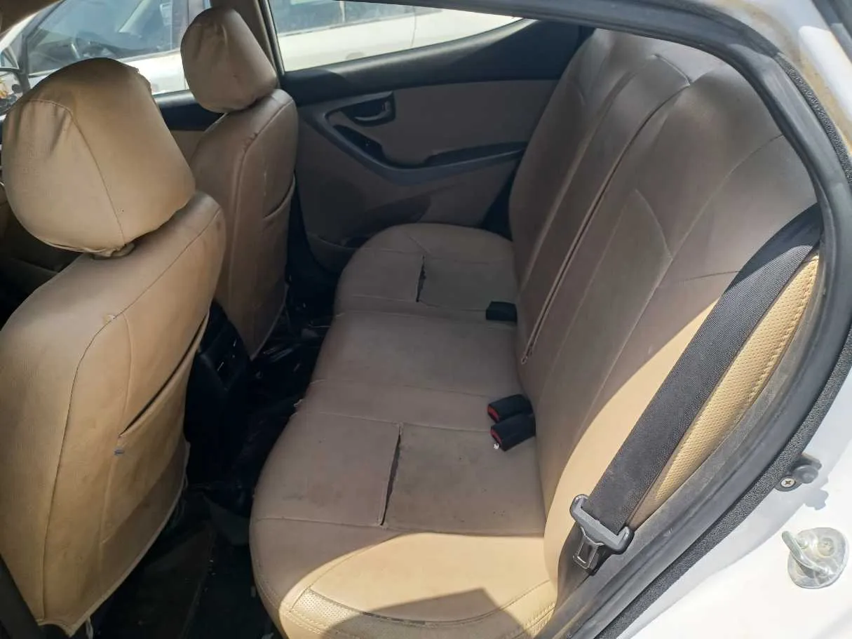 Car image 15