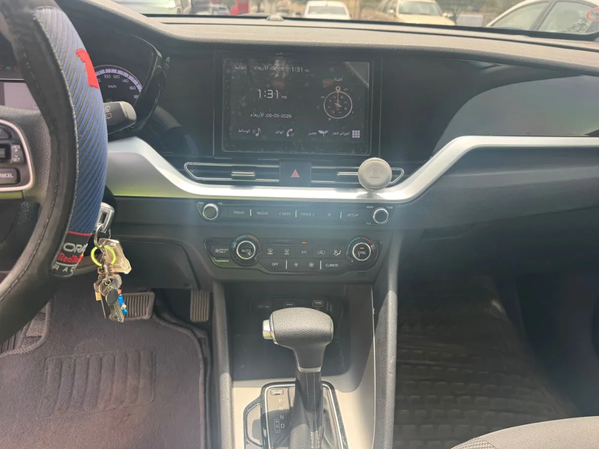 Car image 15