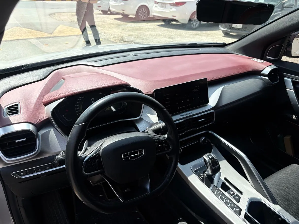 Car image 11