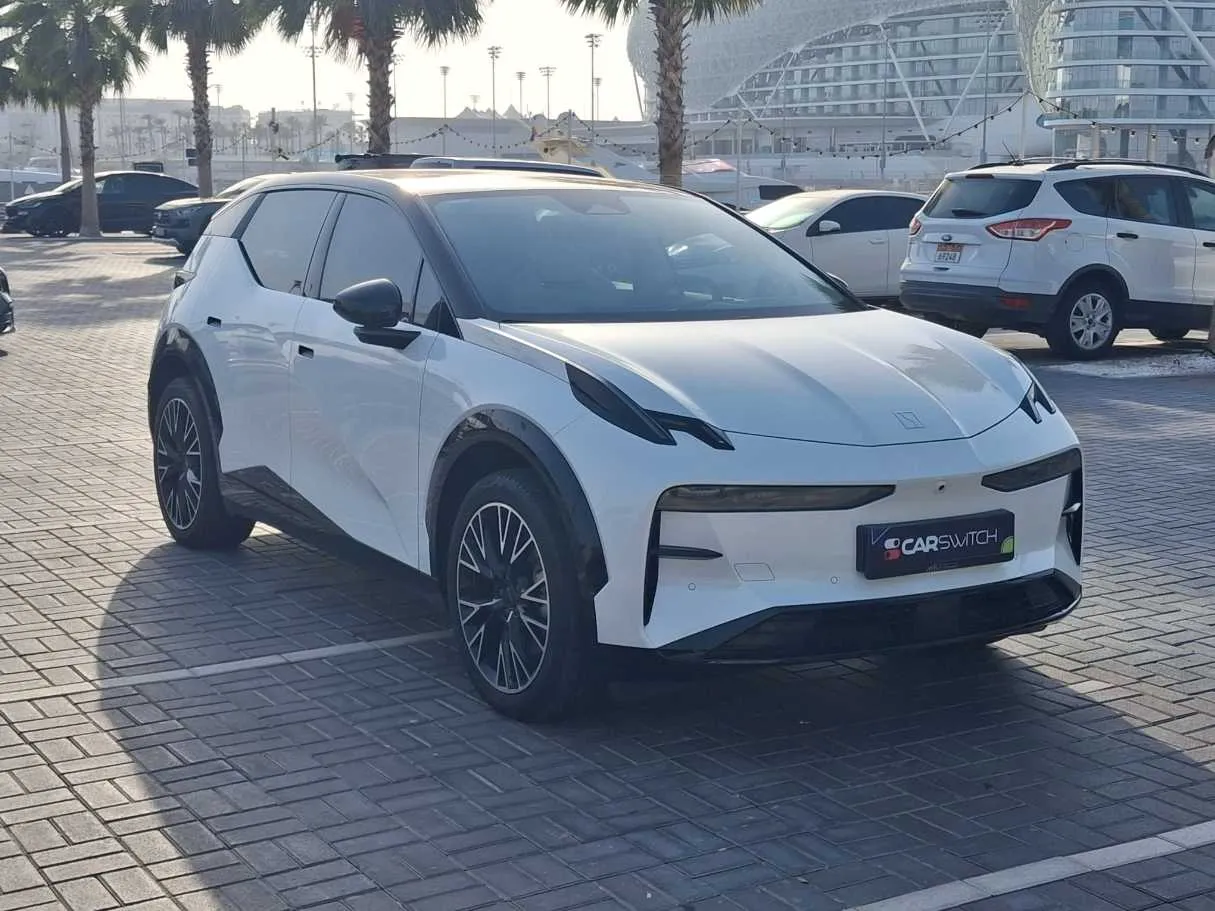 Car image 3