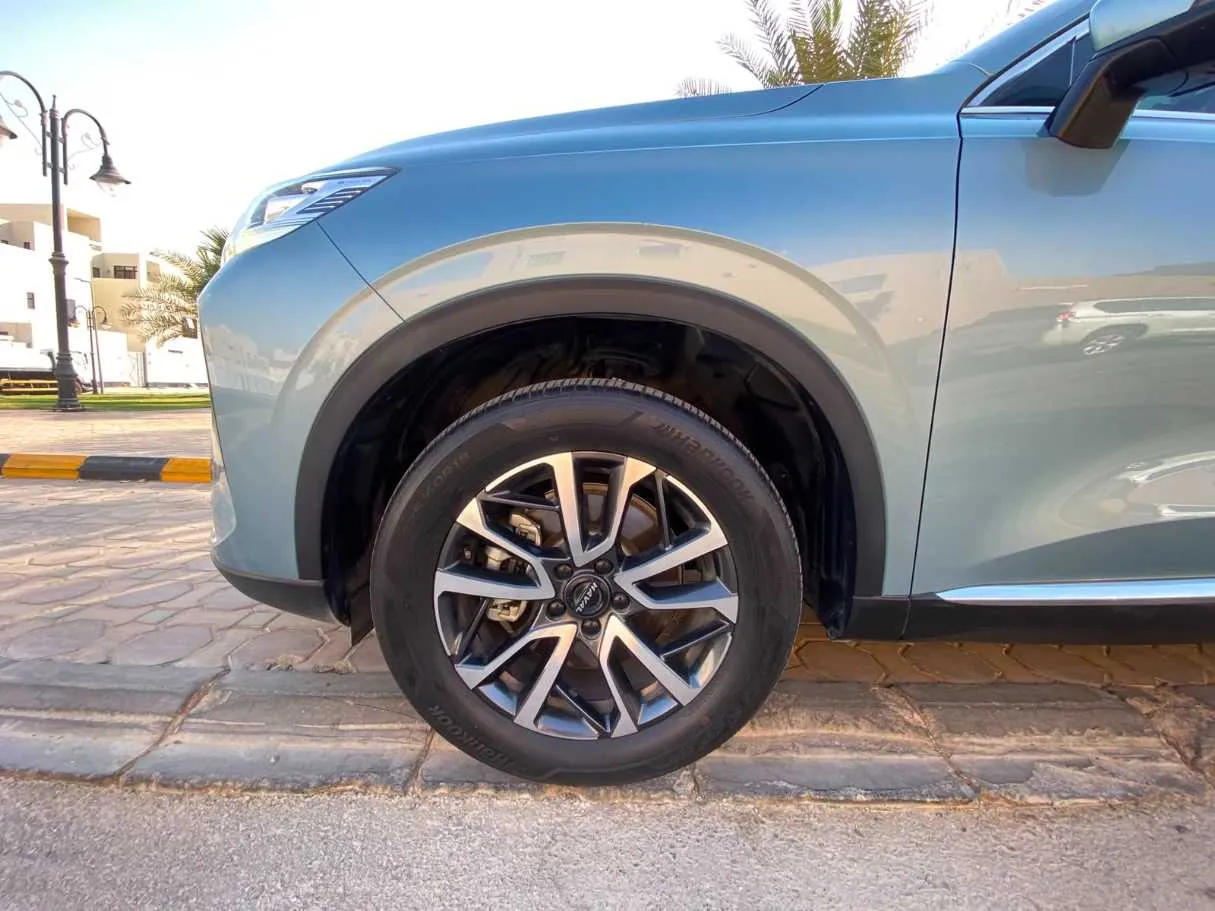 Car image 7