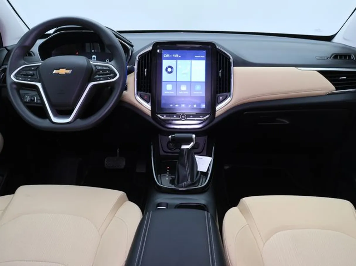 Car image 14
