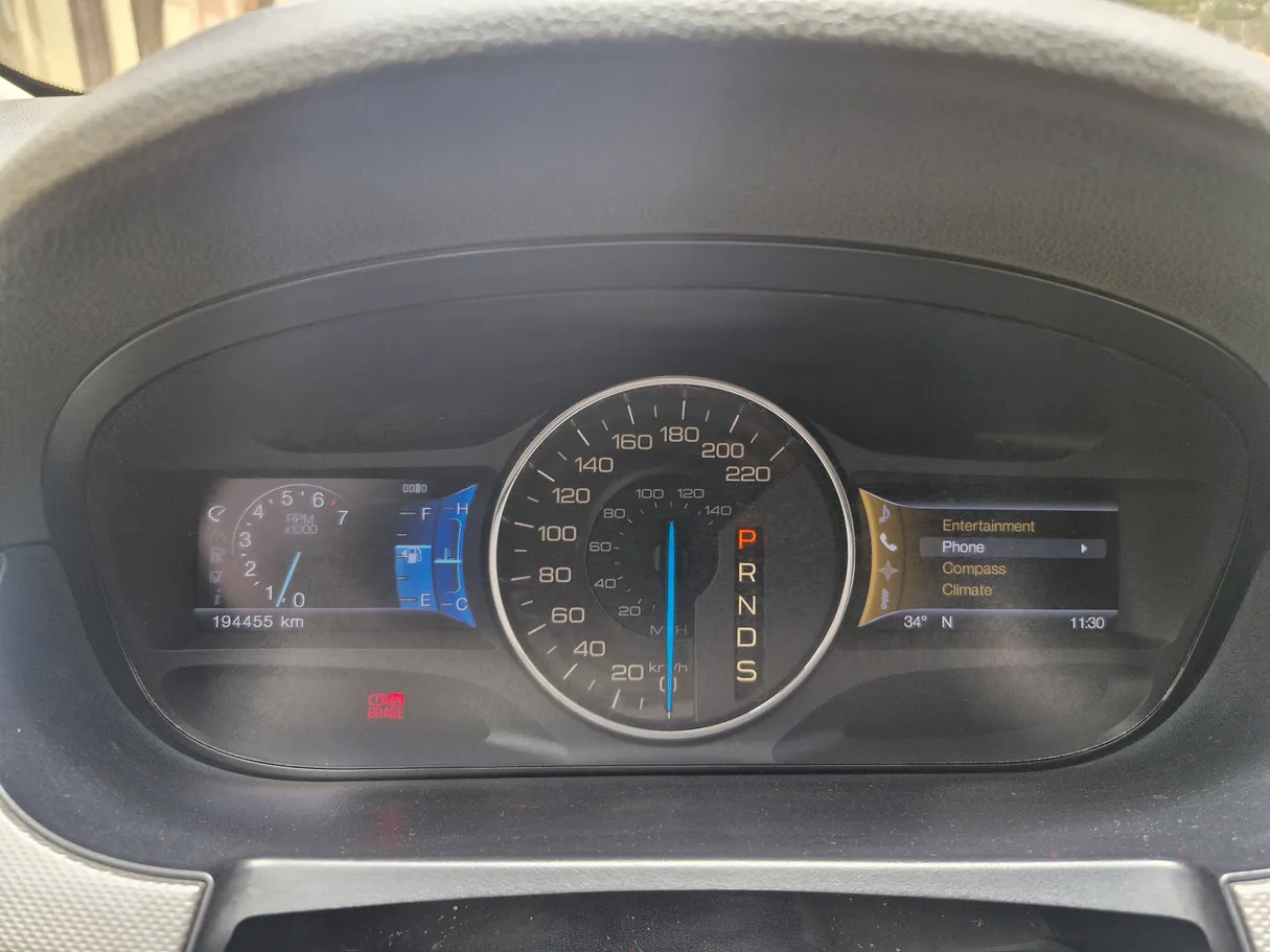 Car image 19