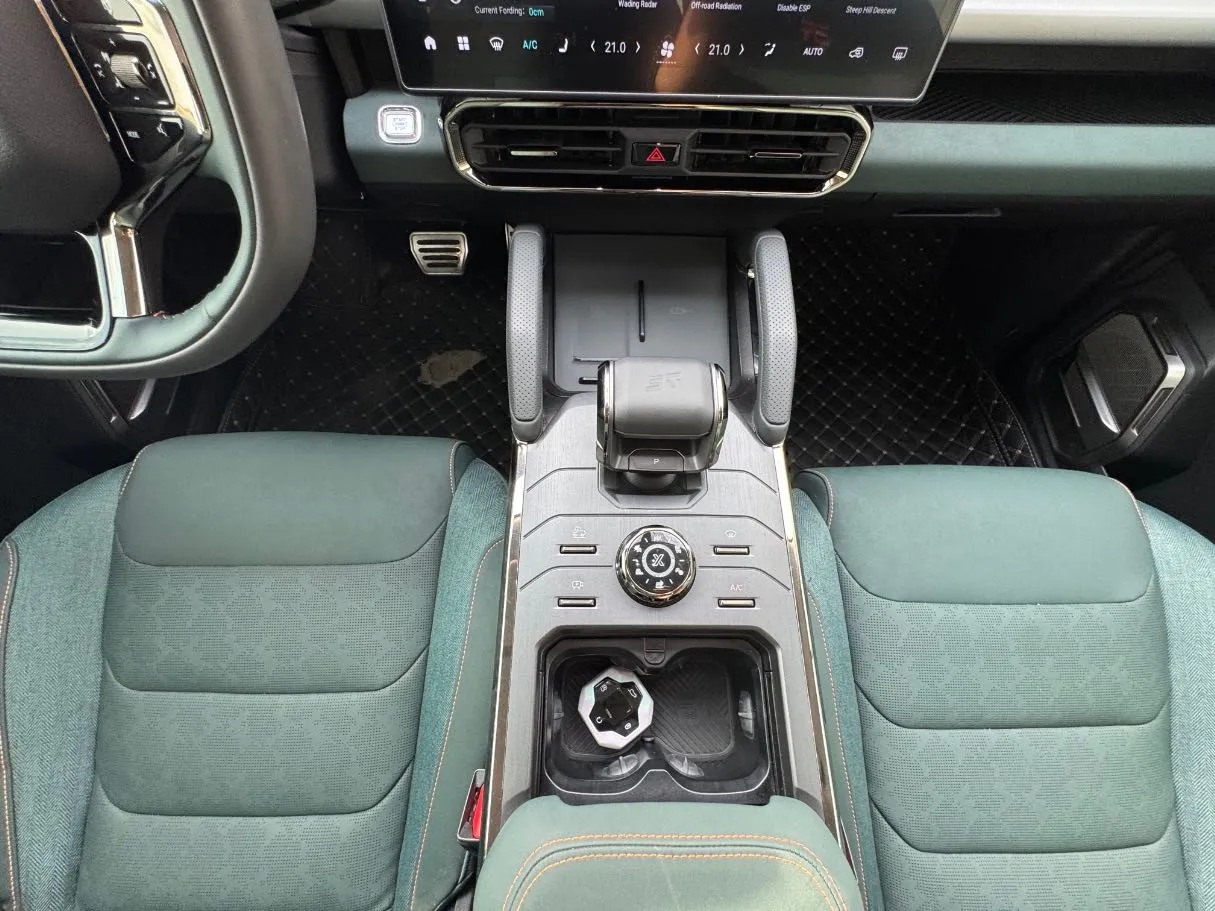 Car image 16