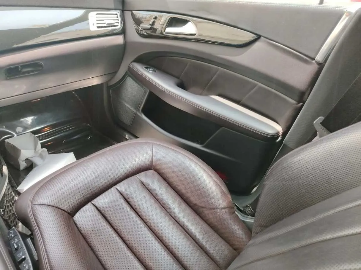 Car image 37